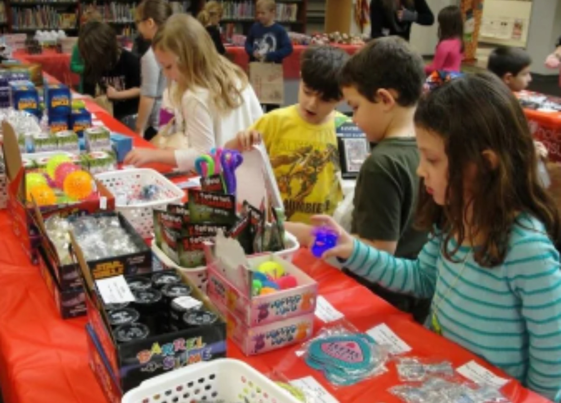 Student Holiday Gift Shop